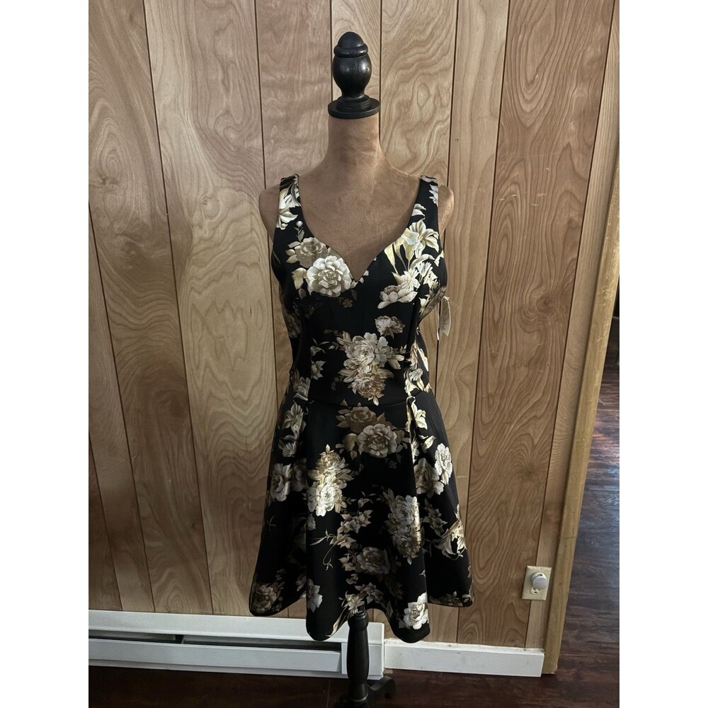 Francesca's black fit and flare dress gold silver floral pattern Size M‎ NWT